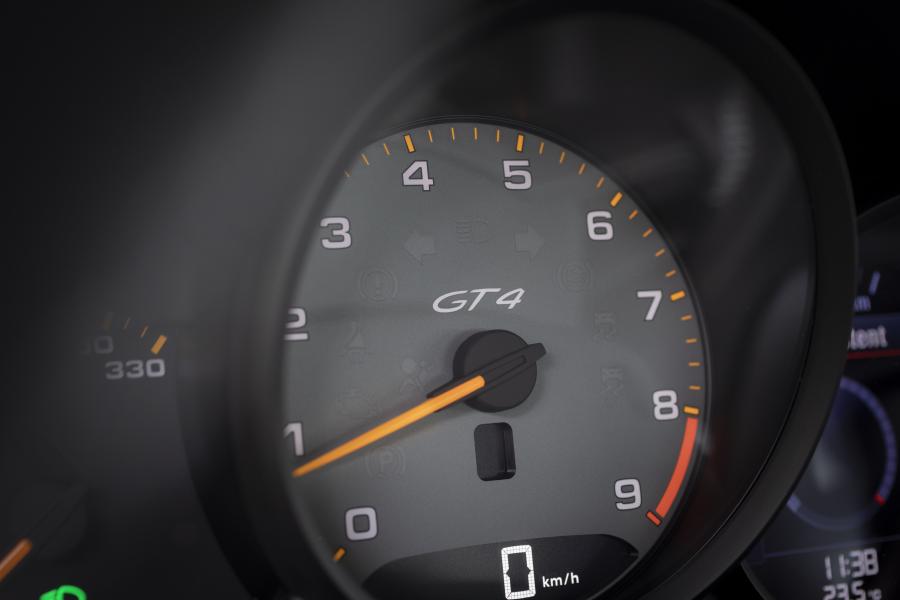 Панель приборов Porsche 718 Cayman GT4 (982C) 2019 года  (WW) (фото 189 из 190)
